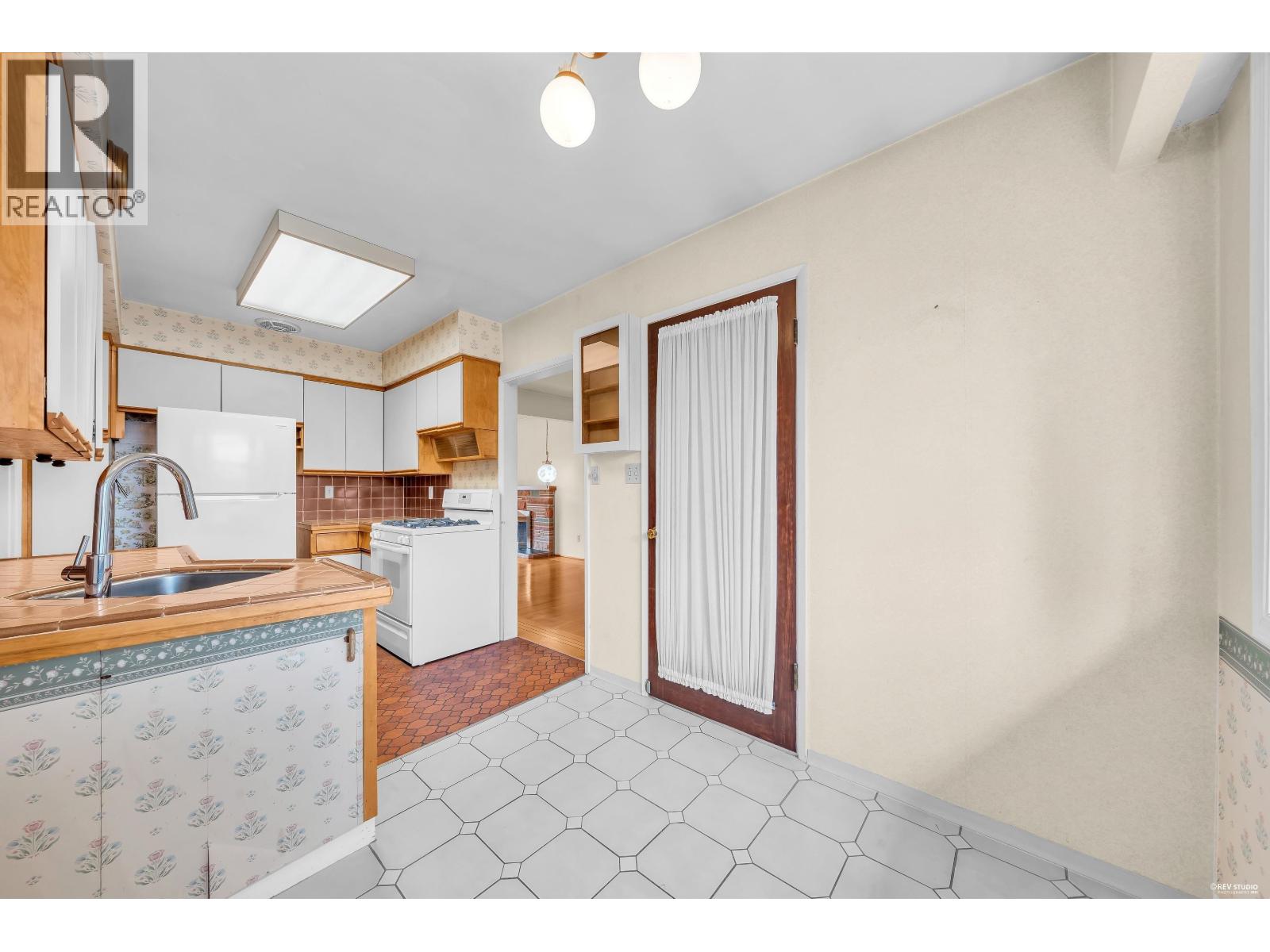 6730 6th Street, Burnaby, British Columbia  V5E 3S7 - Photo 14 - R3147273