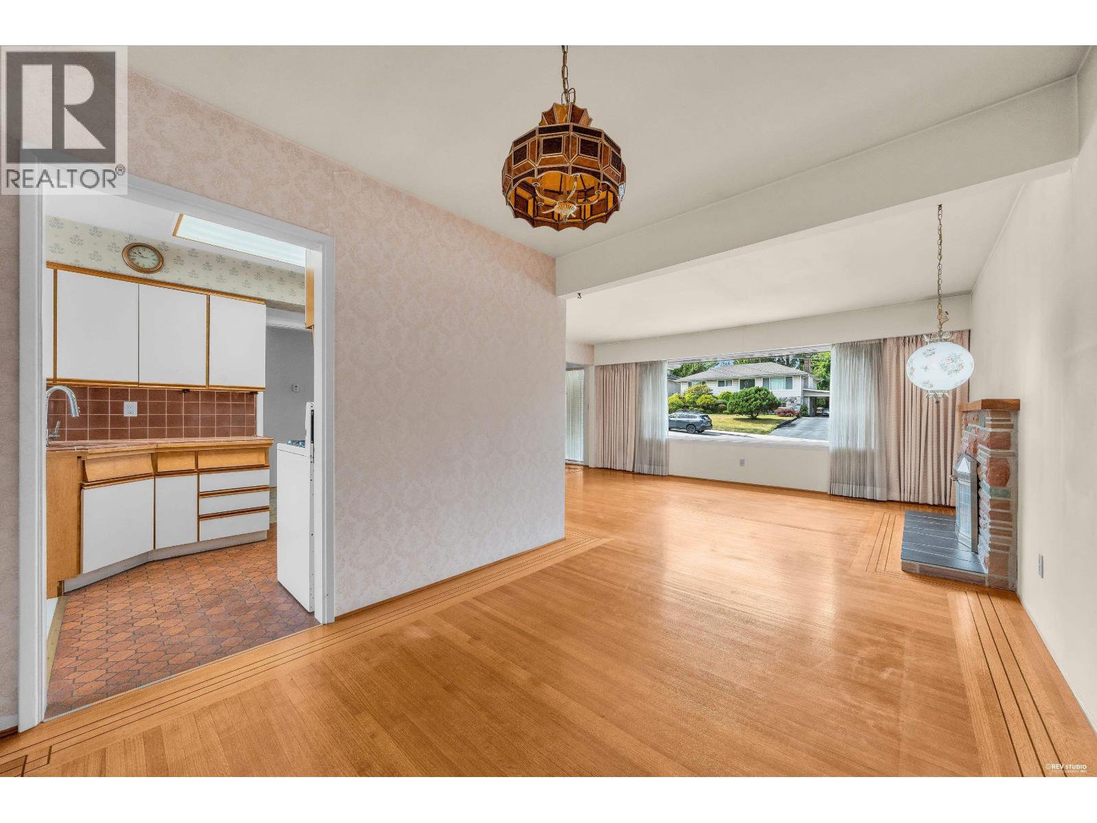 6730 6th Street, Burnaby, British Columbia  V5E 3S7 - Photo 6 - R3147273