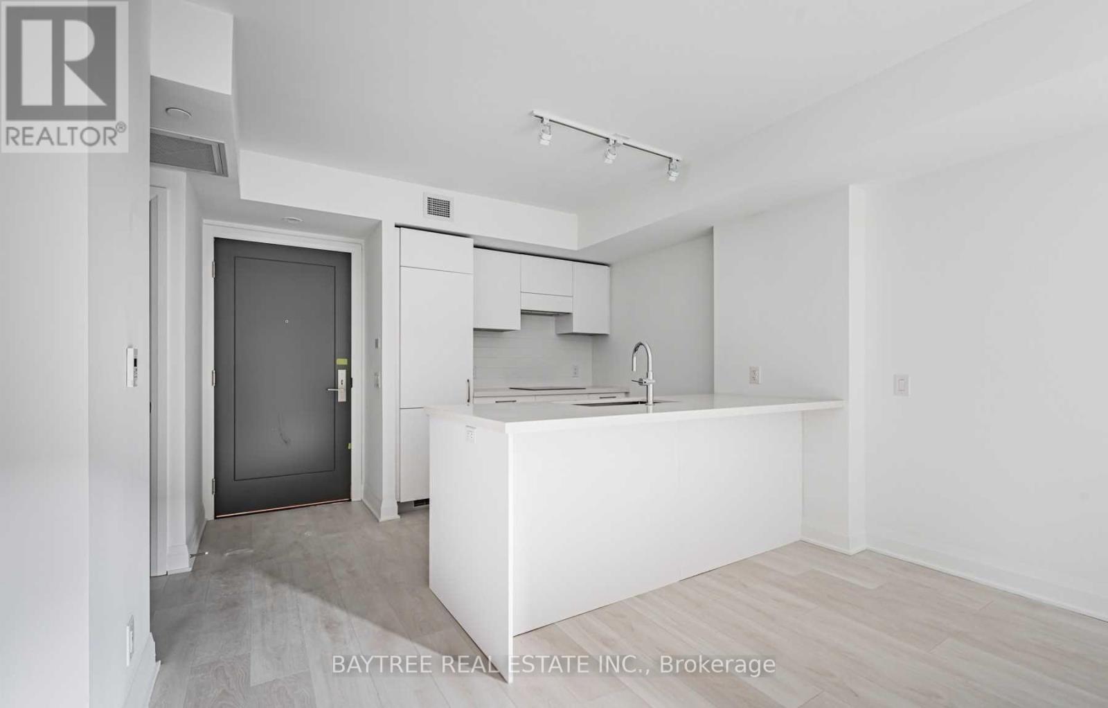 630 - 33 FREDERICK TODD WAY, Toronto (Thorncliffe Park)