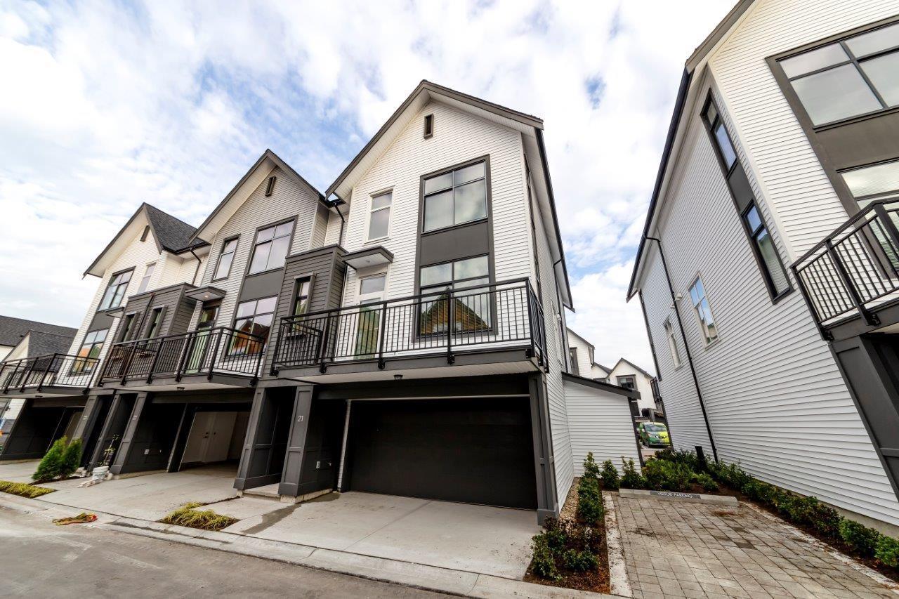 21 17555 57A AVENUE, surrey, British Columbia