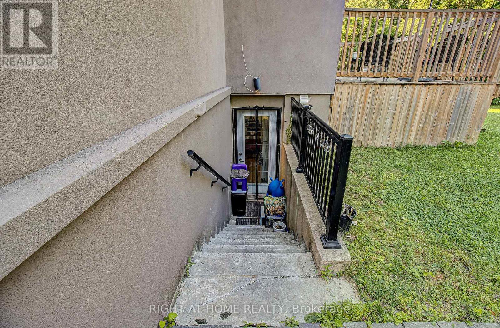 67 Scarborough Heights Boulevard, Toronto, Ontario  M1M 2V5 - Photo 23 - E13521506