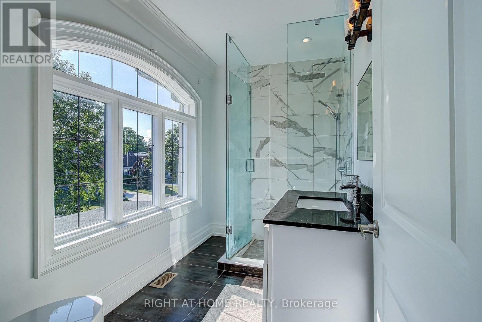 67 Scarborough Heights Boulevard, Toronto, Ontario  M1M 2V5 - Photo 31 - E13521506