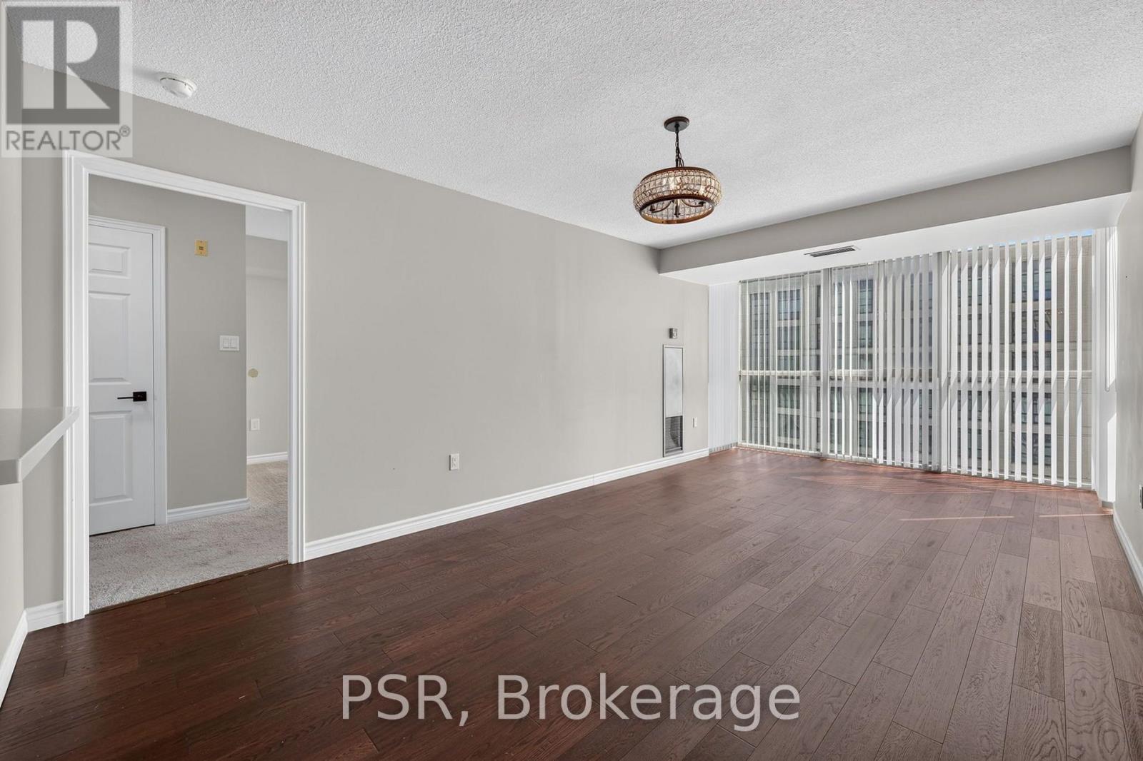 806 - 270 Davis Drive, Newmarket (Central Newmarket), Ontario  L3Y 8K2 - Photo 11 - N13574502