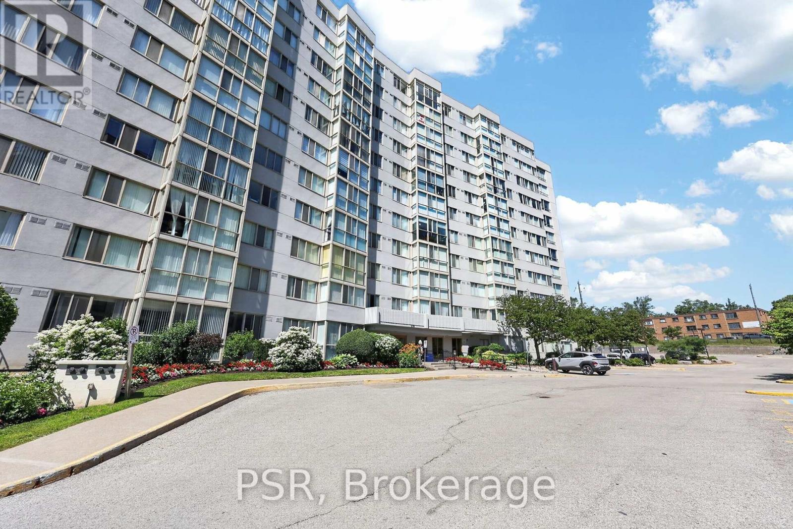 806 - 270 Davis Drive, Newmarket (Central Newmarket), Ontario  L3Y 8K2 - Photo 2 - N13574502