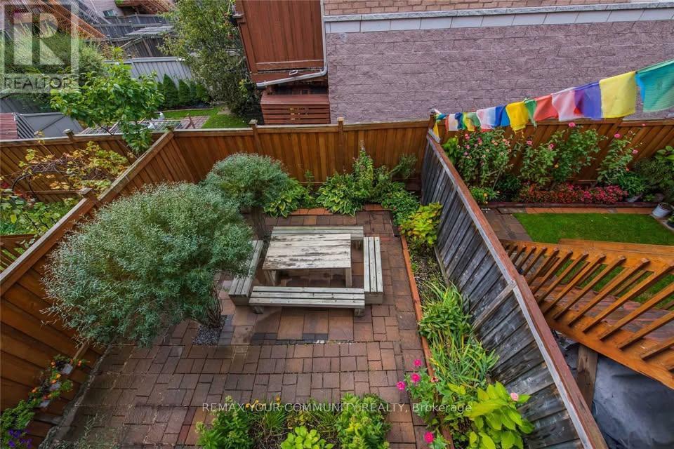 98 John Bell Crescent, Toronto, Ontario  M1L 0G5 - Photo 3 - E13574498