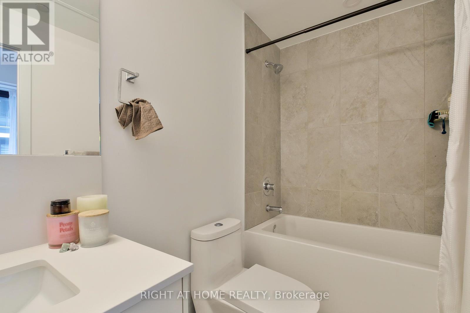 428 - 1612 Charles Street, Whitby (Port Whitby), Ontario  L1N 1B9 - Photo 15 - E13574510