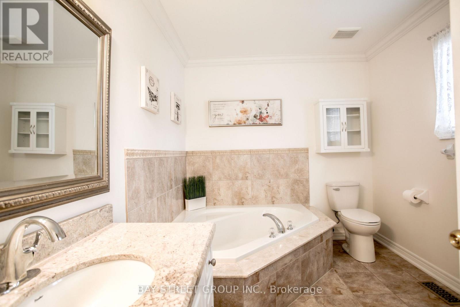 722a Lake Dr. S Drive, Georgina (Keswick South), Ontario  L4P 1V1 - Photo 15 - N13574454