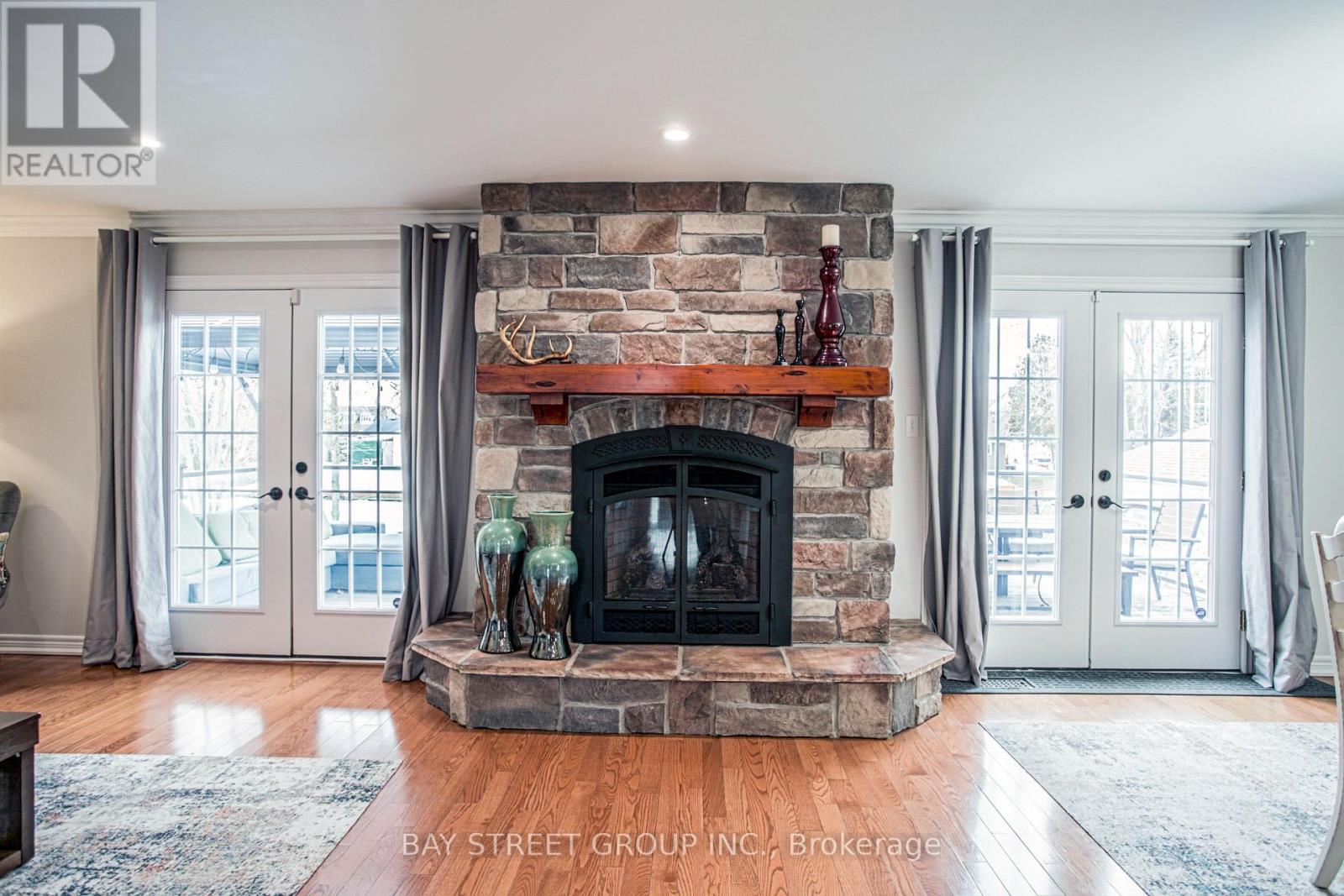 722a Lake Dr. S Drive, Georgina (Keswick South), Ontario  L4P 1V1 - Photo 5 - N13574454