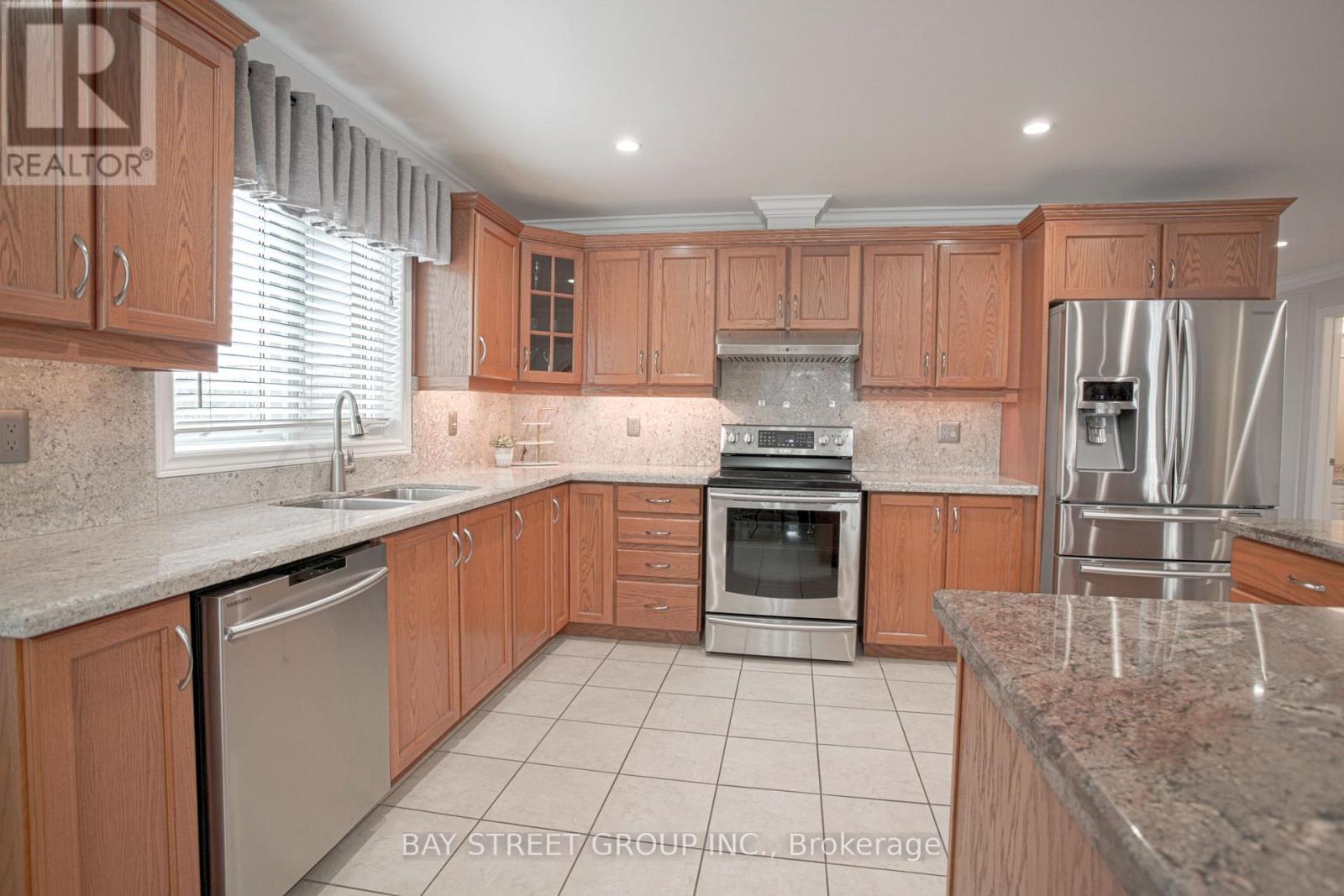 722a Lake Dr. S Drive, Georgina (Keswick South), Ontario  L4P 1V1 - Photo 7 - N13574454