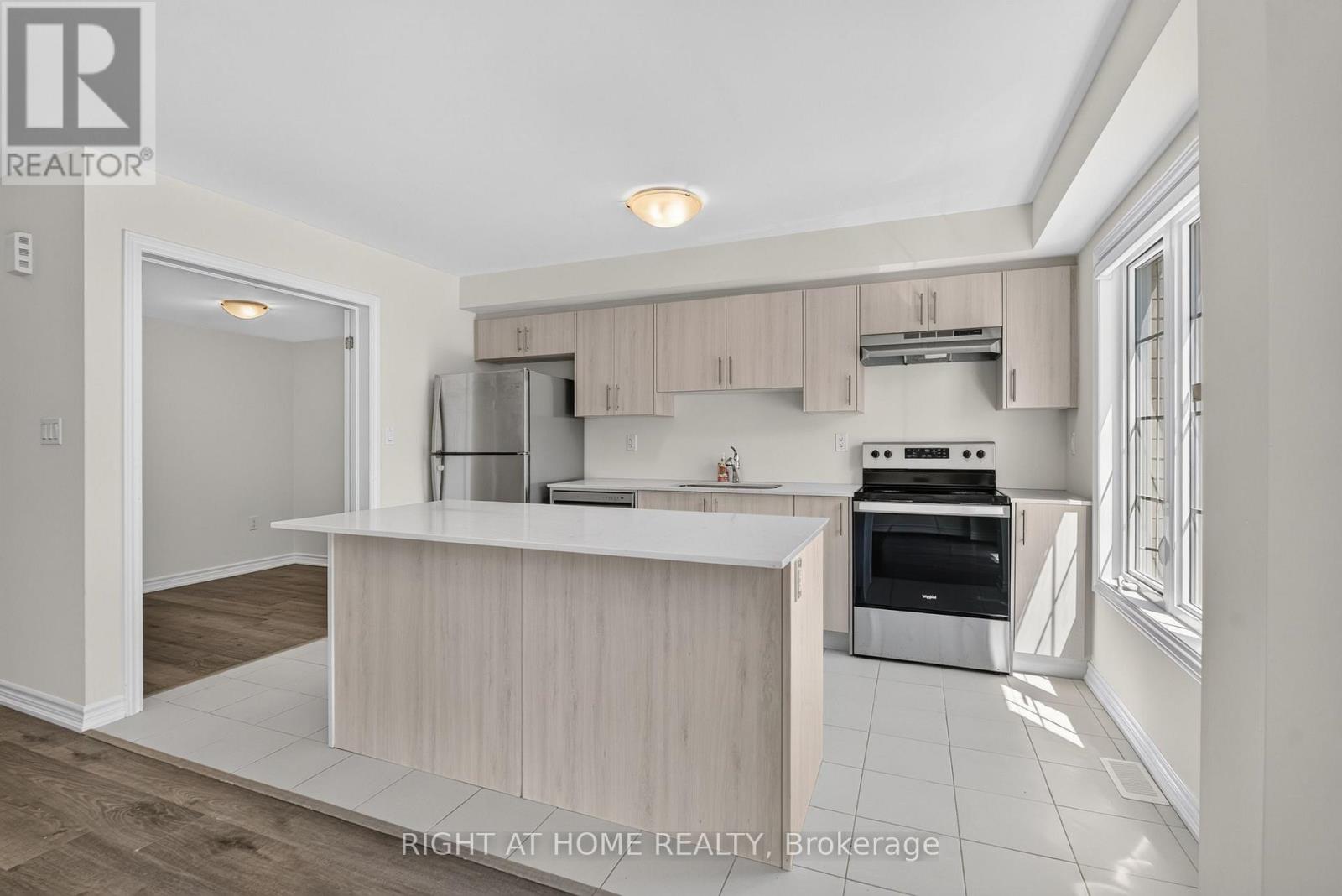 9 Silo Mews, Barrie, Ontario  L9J 0V4 - Photo 19 - S13574456