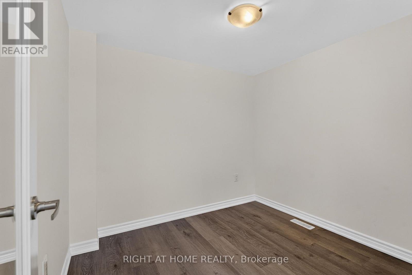 9 Silo Mews, Barrie, Ontario  L9J 0V4 - Photo 20 - S13574456
