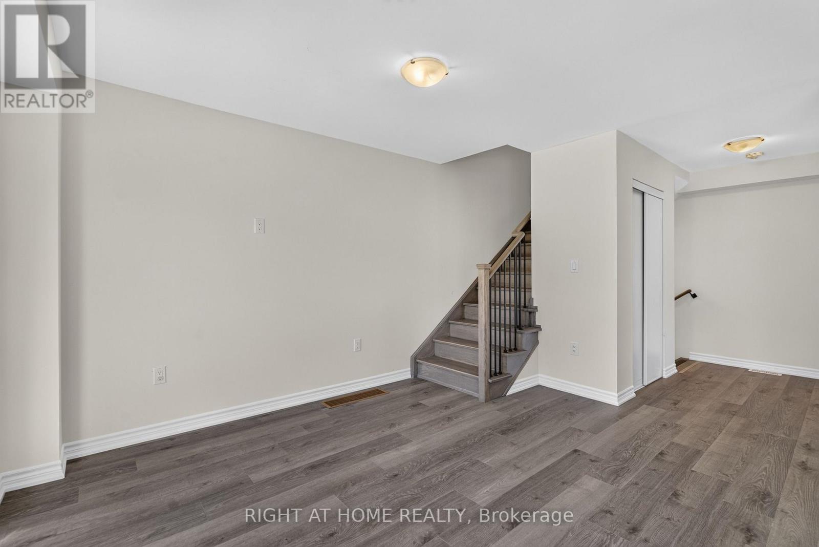 9 Silo Mews, Barrie, Ontario  L9J 0V4 - Photo 21 - S13574456