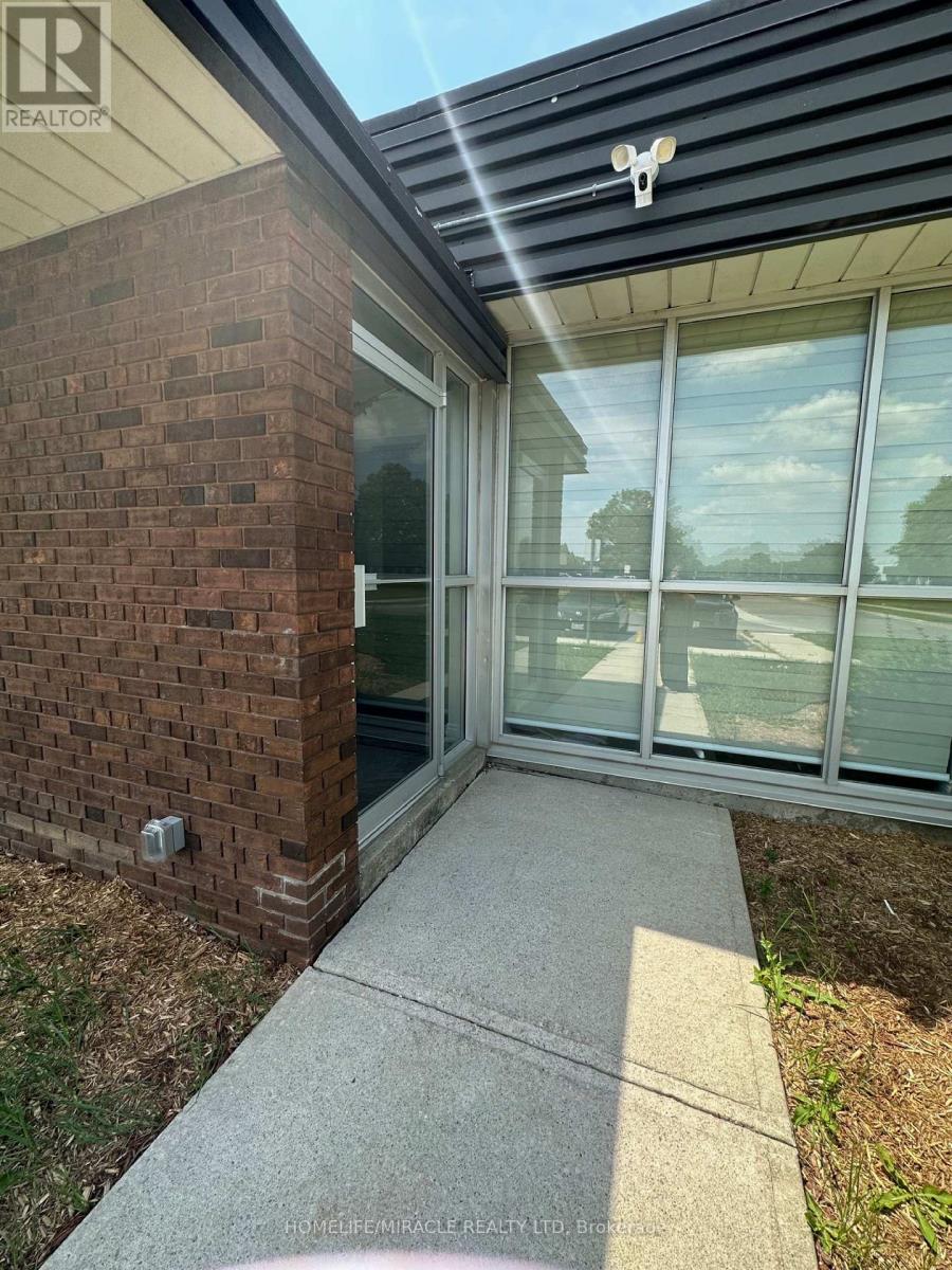 30 B - 2762 SLOUGH STREET, Mississauga, Ontario
