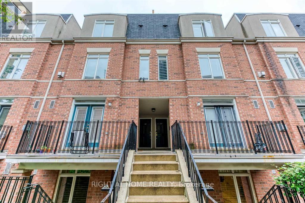 327 - 415 JARVIS STREET, Toronto (Cabbagetown-South St. James Town)