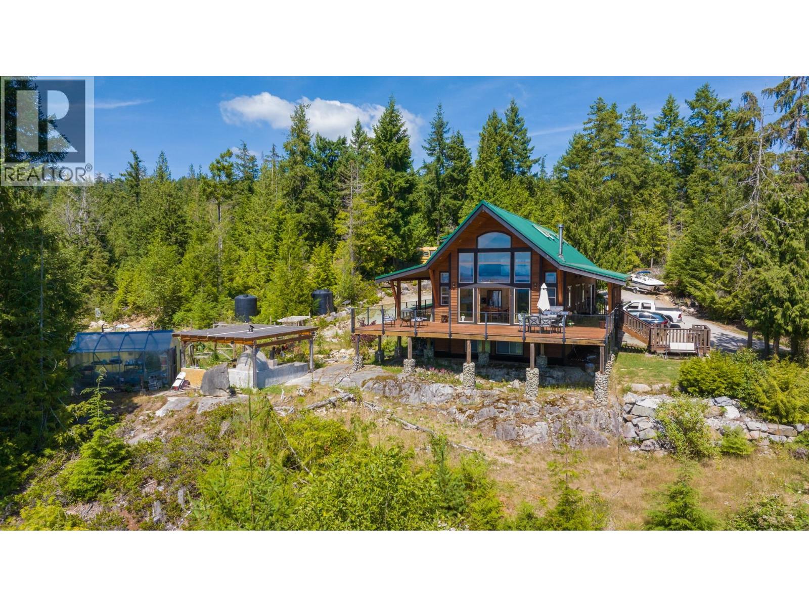 9340 Stephens Way, Halfmoon Bay, British Columbia V7Z 1G9 - Photo 3 - R3118637