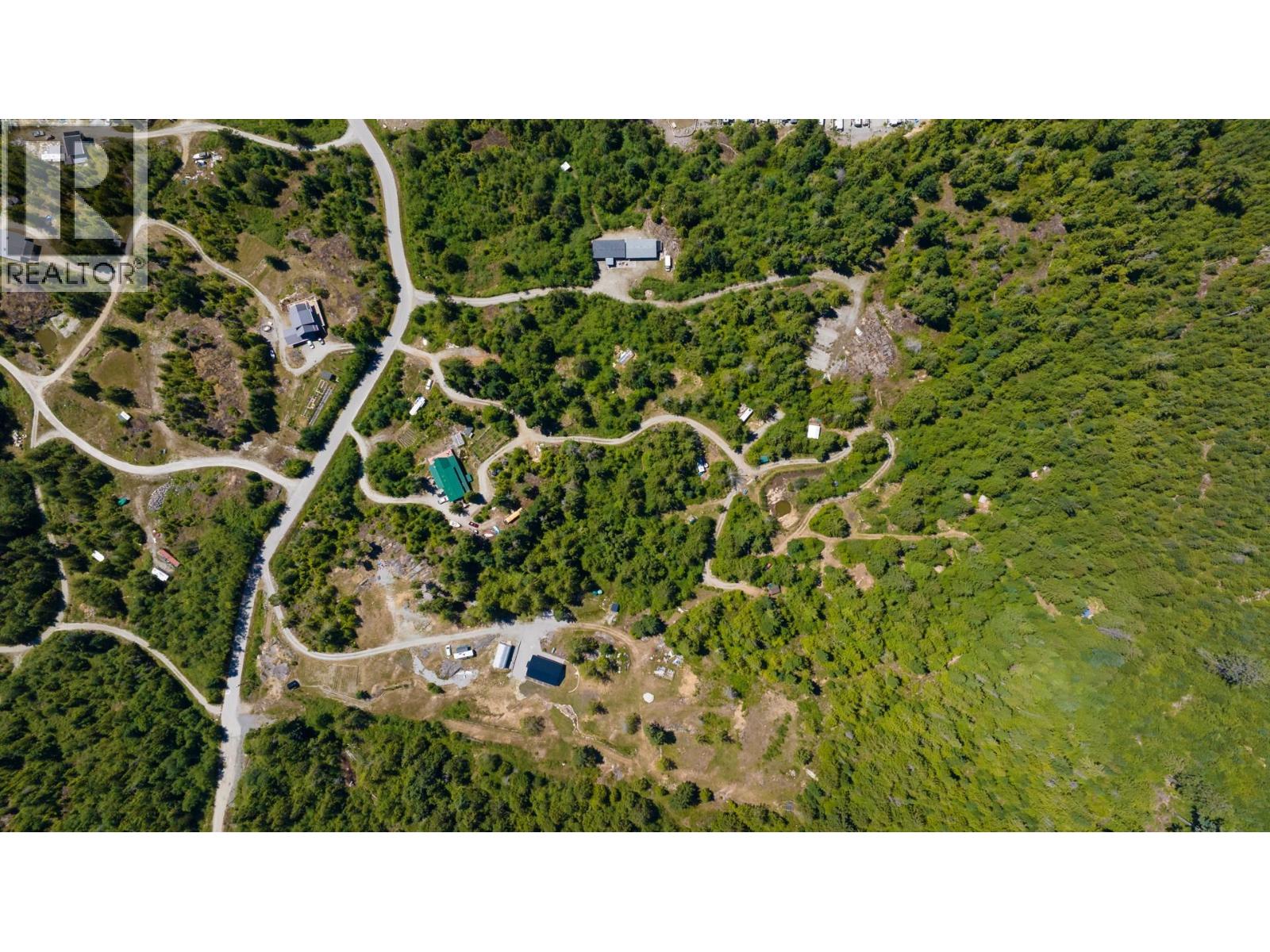 9340 Stephens Way, Halfmoon Bay, British Columbia V7Z 1G9 - Photo 2 - R3118637