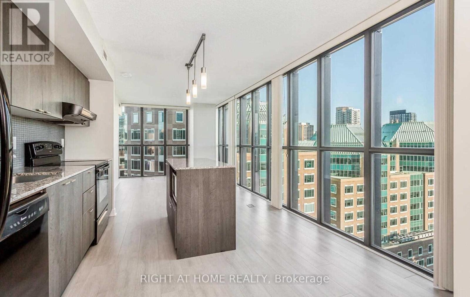 1702 - 110 Charles Street E, Toronto, Ontario M4Y 1T5 - Photo 10 - C13574598