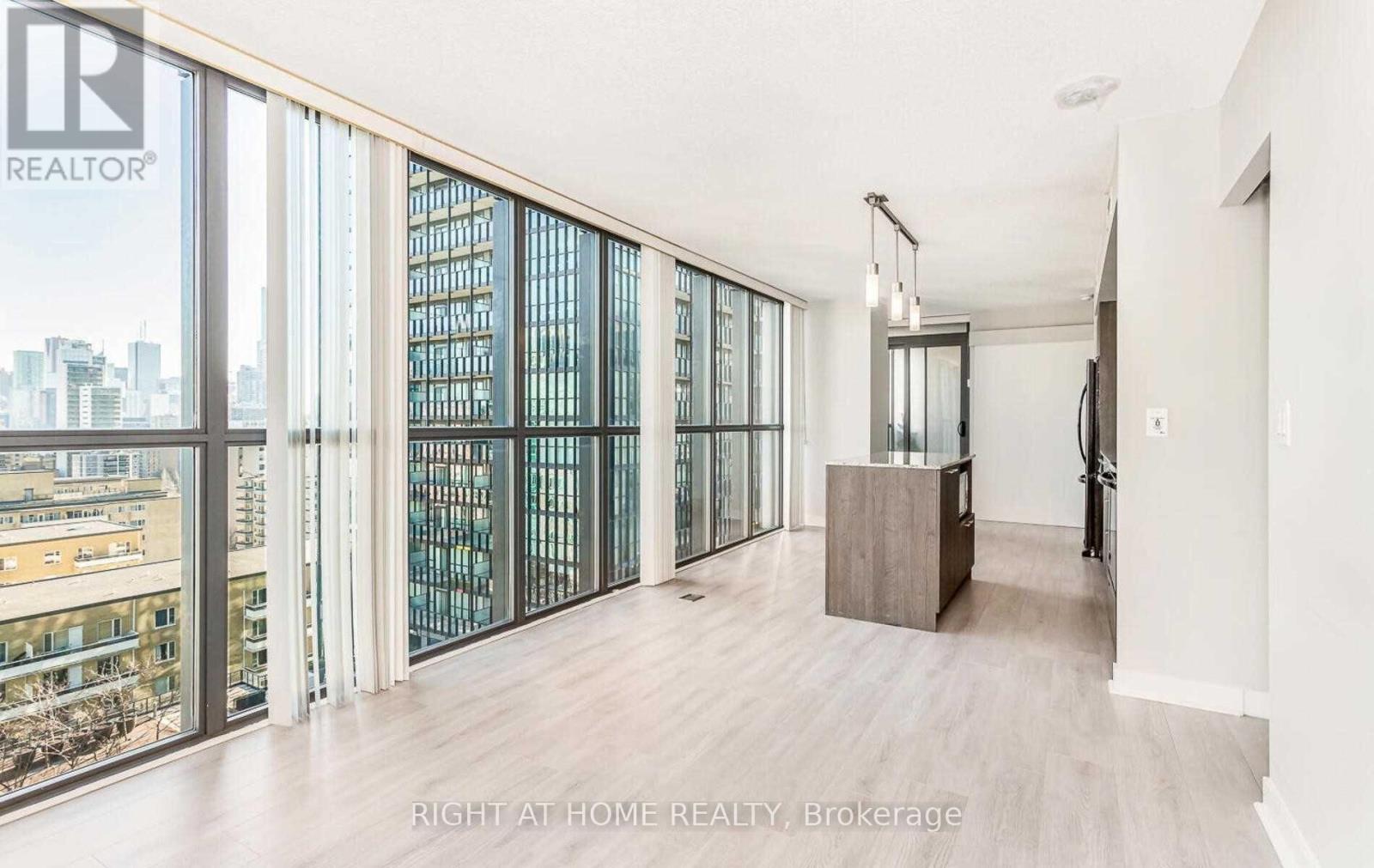 1702 - 110 Charles Street E, Toronto, Ontario M4Y 1T5 - Photo 12 - C13574598