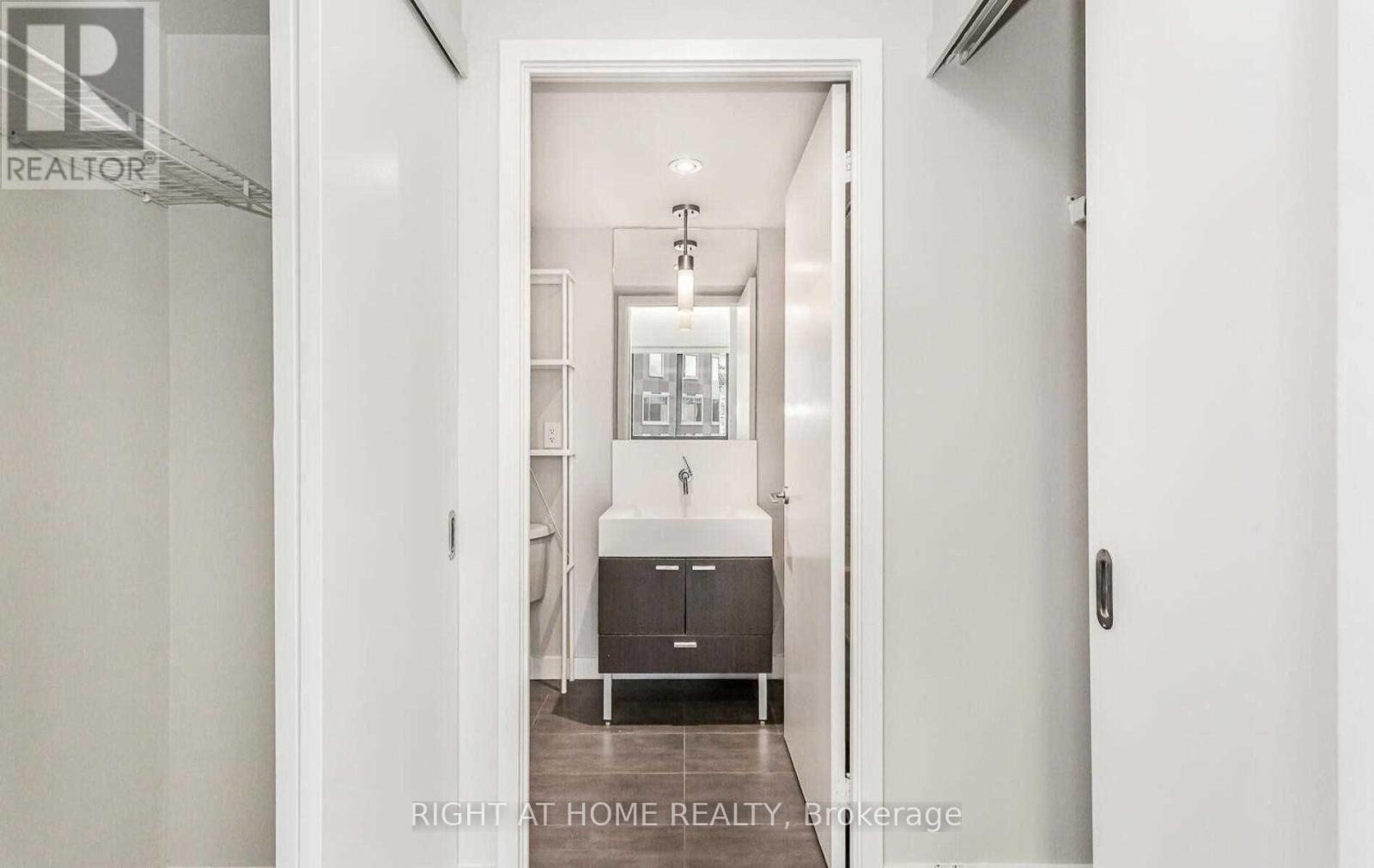 1702 - 110 Charles Street E, Toronto, Ontario M4Y 1T5 - Photo 13 - C13574598