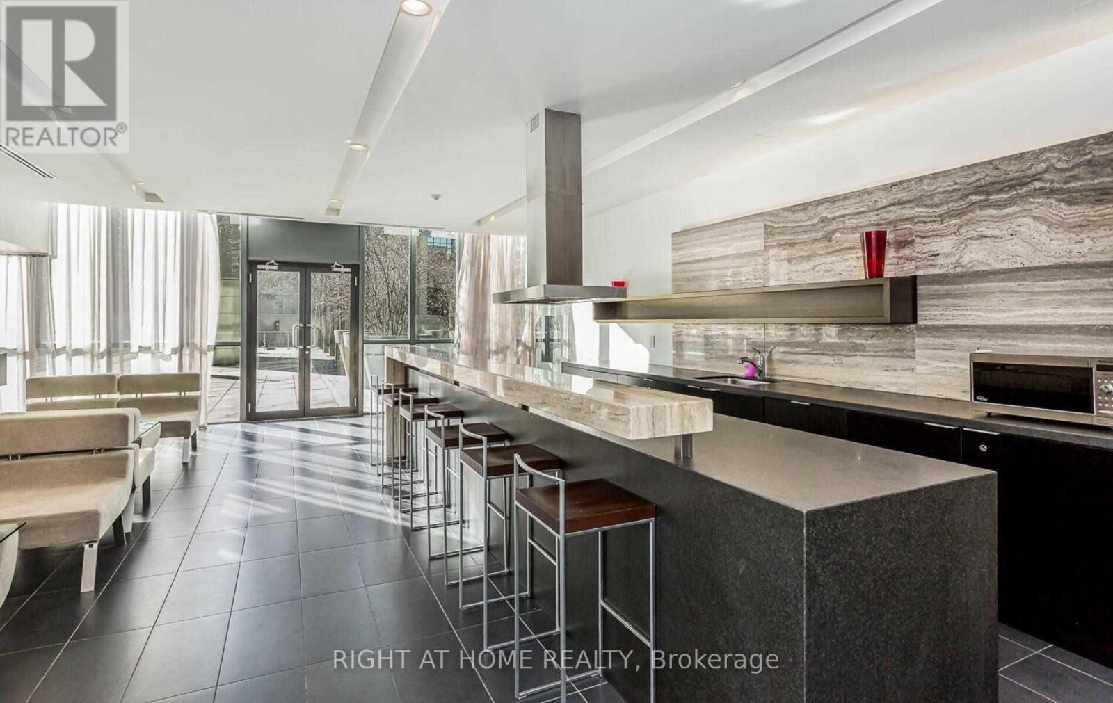 1702 - 110 Charles Street E, Toronto, Ontario M4Y 1T5 - Photo 26 - C13574598
