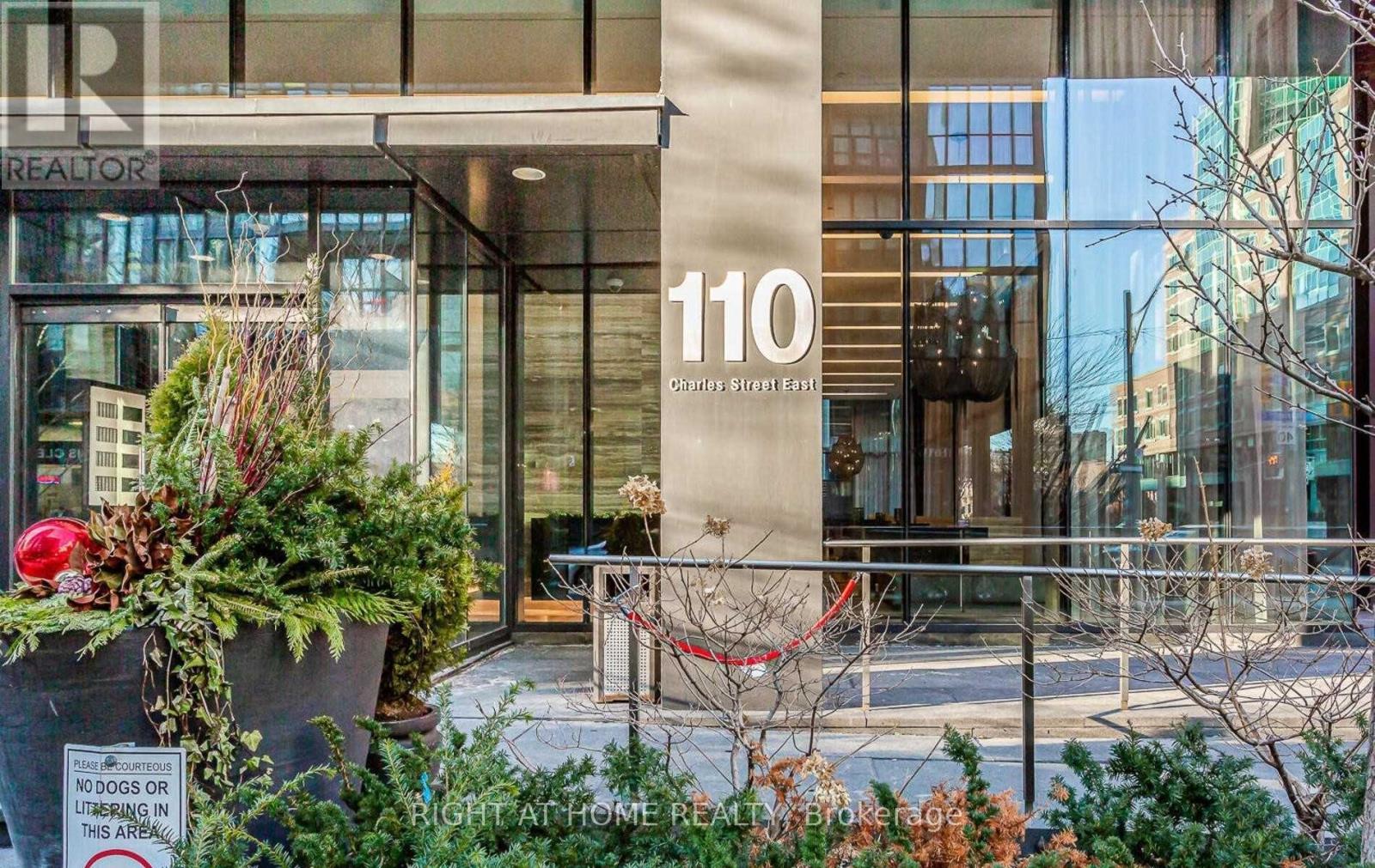1702 - 110 Charles Street E, Toronto, Ontario M4Y 1T5 - Photo 3 - C13574598