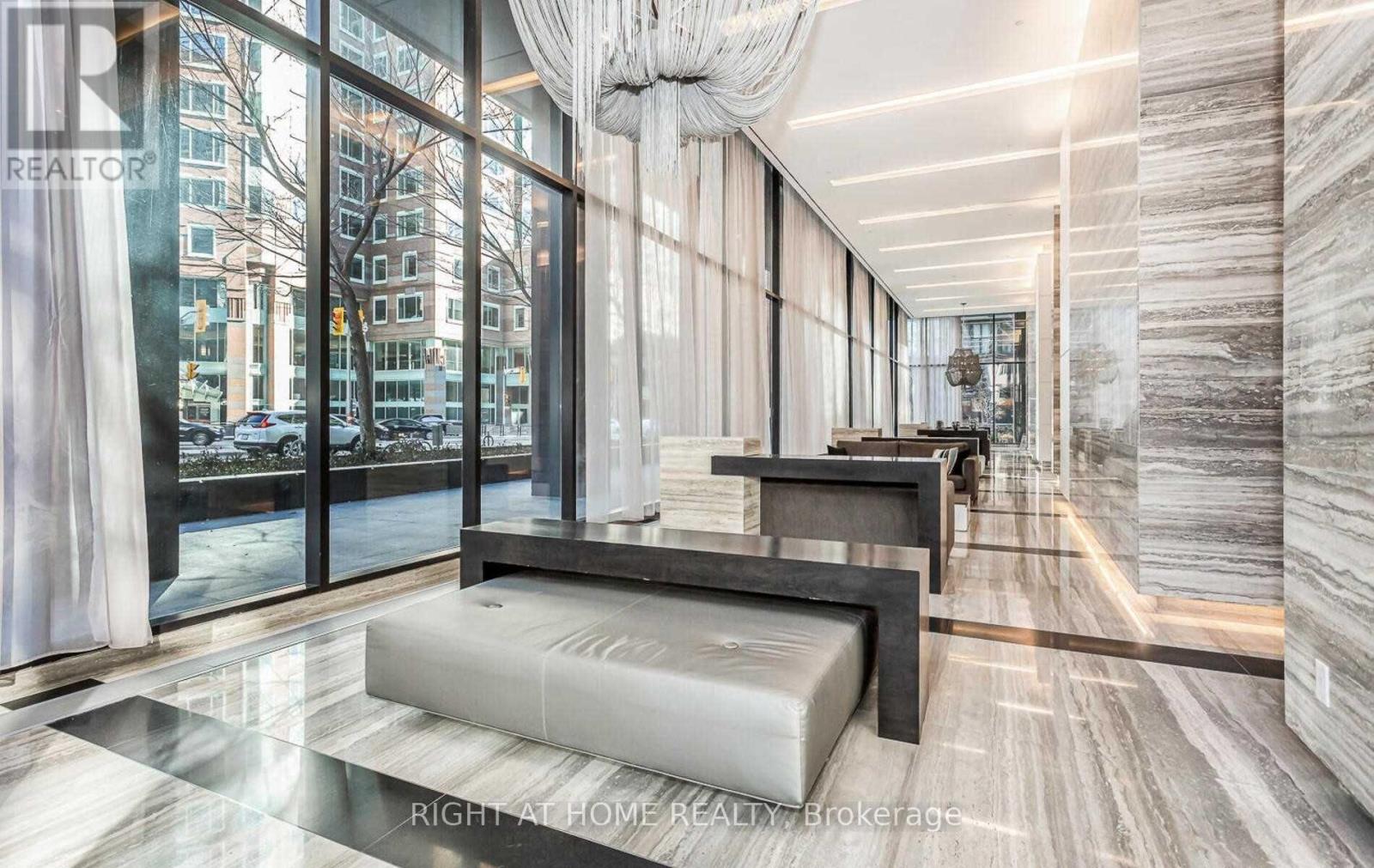 1702 - 110 Charles Street E, Toronto, Ontario M4Y 1T5 - Photo 4 - C13574598