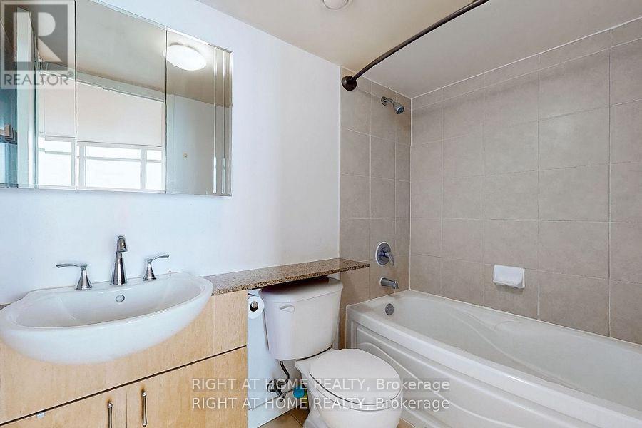 2808 - 373 Front Street W, Toronto (Waterfront Communities), Ontario  M5V 3R7 - Photo 21 - C13574660