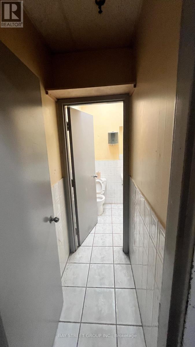 Unit 4 - 72 Steeles Avenue W, Vaughan (Crestwood-Springfarm-Yorkhill), Ontario  L4J 1A1 - Photo 6 - N13574608