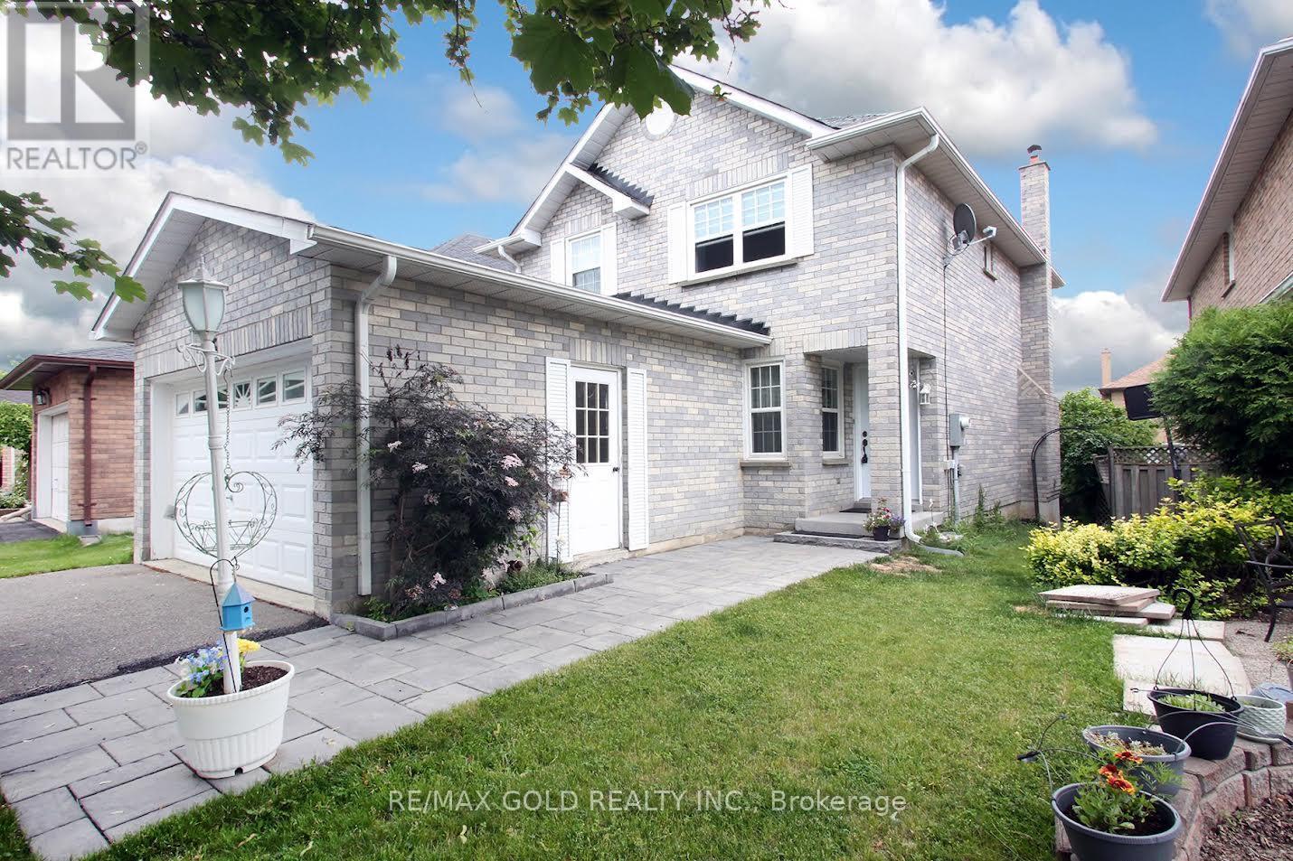65 Cheviot Crescent, Brampton, Ontario  L6Z 4G9 - Photo 2 - W13574594