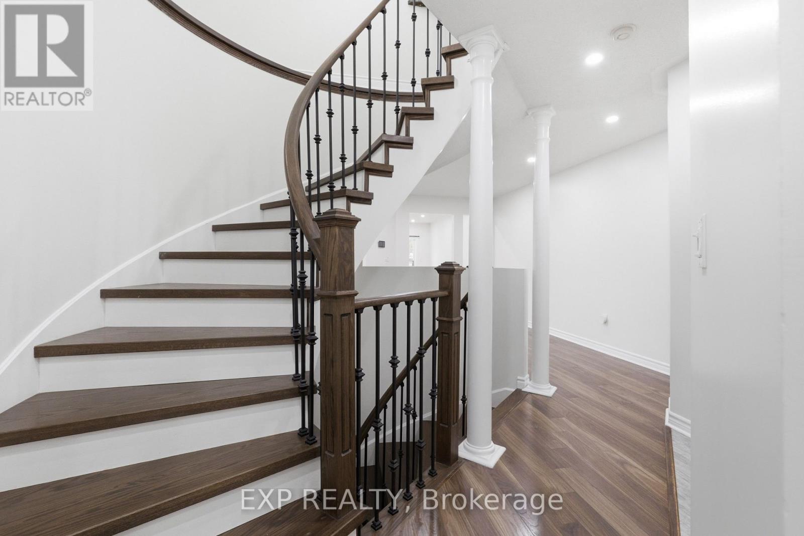 1015 Borden Lane, Milton (De Dempsey), Ontario  L9T 5N9 - Photo 4 - W13574612