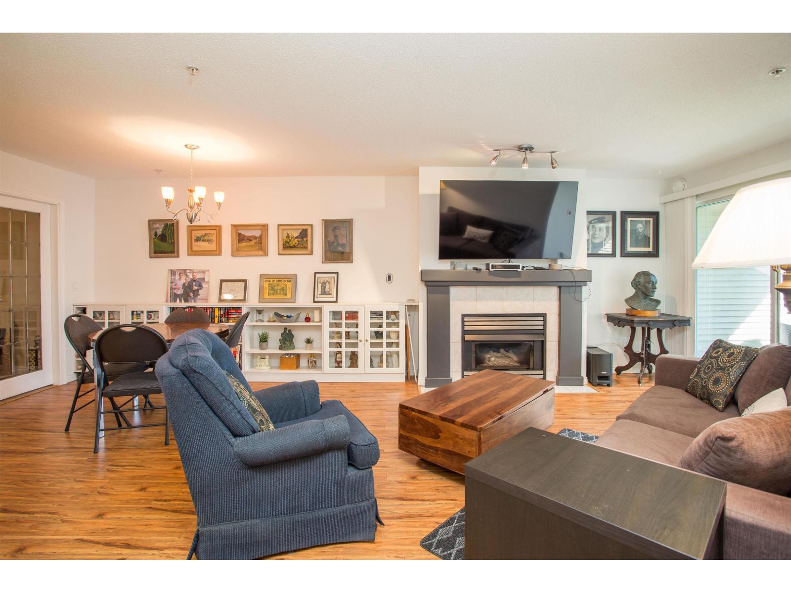 221 19528 FRASER HIGHWAY, Surrey