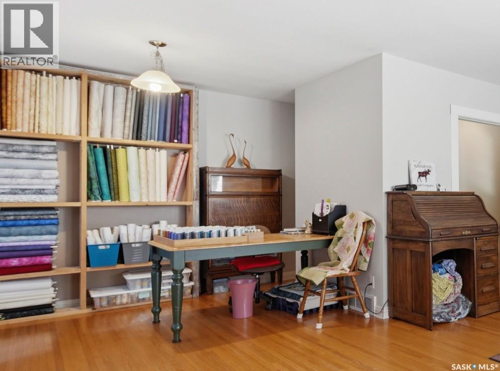 1921 Sommerfeld Avenue, Saskatoon, Saskatchewan  S7J 2E2 - Photo 10 - SK042653