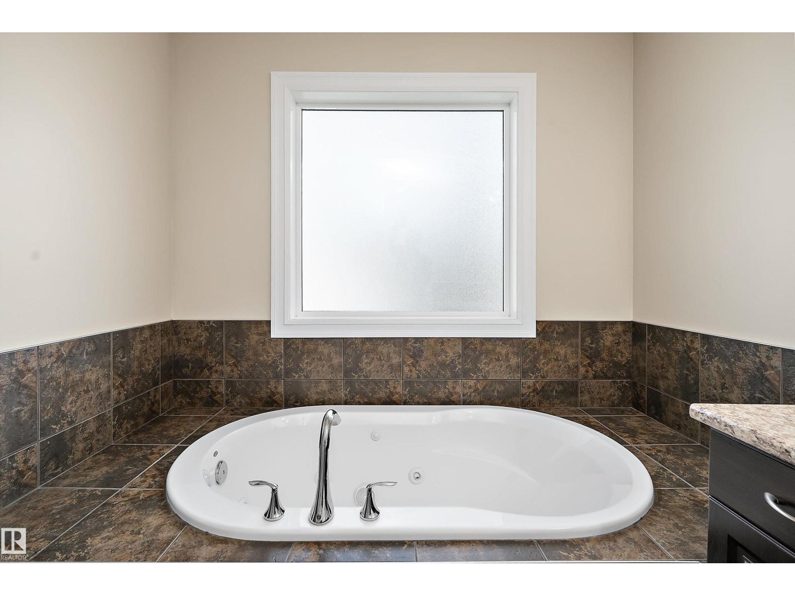 17330 8a Av SW, Edmonton, Alberta  T6W 0M8 - Photo 20 - E4499362