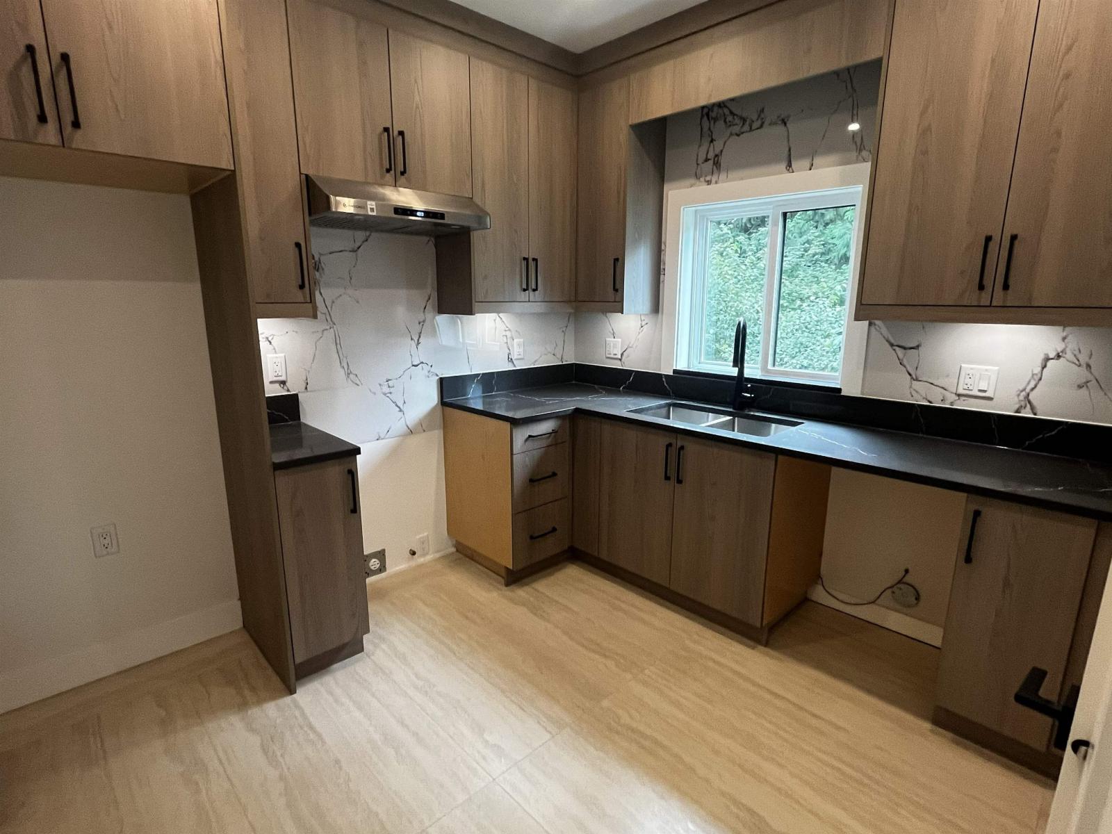 8447 FOREST GATE DRIVE|Eastern Hillsides — photo 14