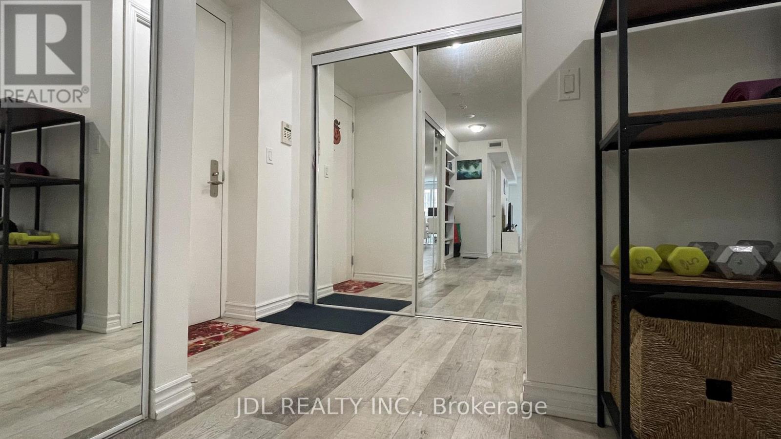 310 - 761 Bay Street, Toronto (Bay Street Corridor), Ontario  M5G 2R2 - Photo 2 - C13574736