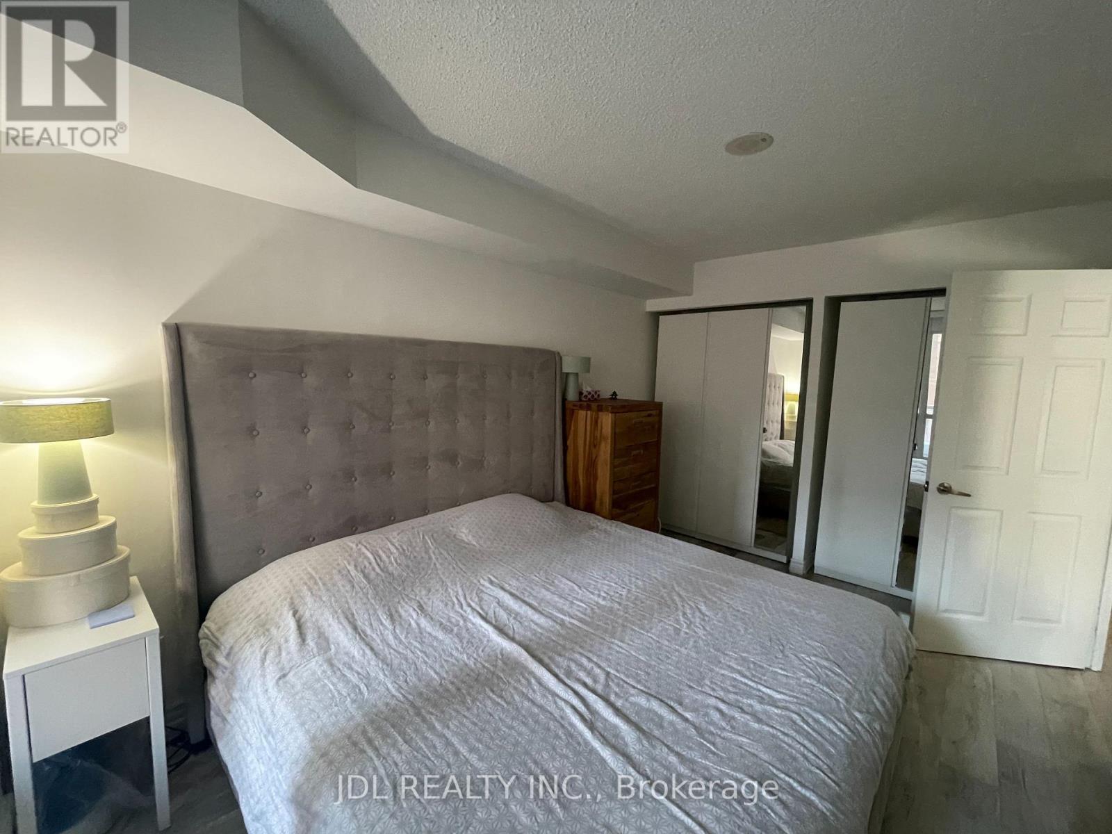 310 - 761 Bay Street, Toronto (Bay Street Corridor), Ontario  M5G 2R2 - Photo 9 - C13574736