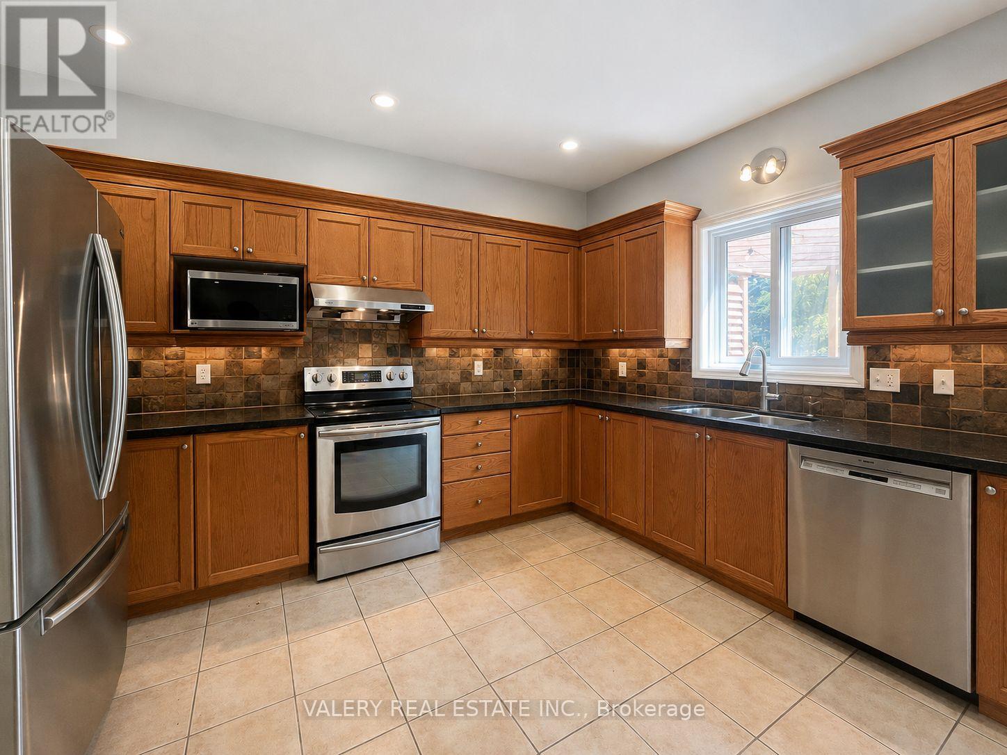 70 Doonmills Drive, Kitchener, Ontario  N2P 2X3 - Photo 43 - X13563812
