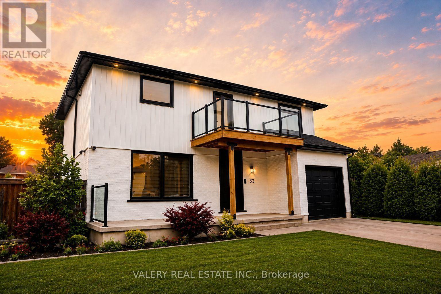 33 CHILTON DR. DRIVE, Hamilton, Ontario