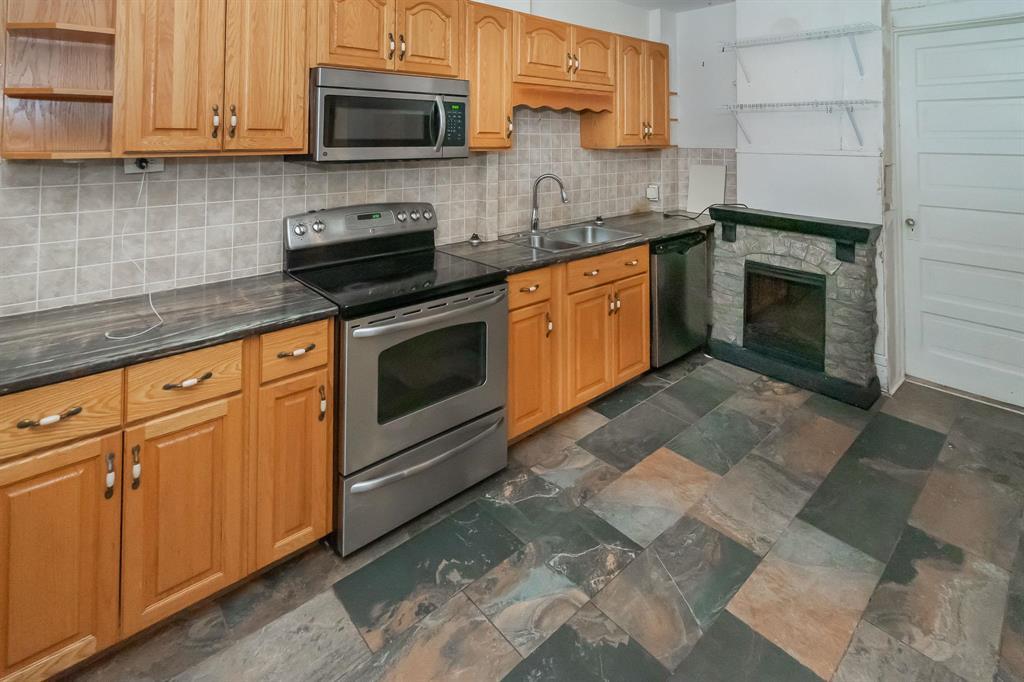 455 Des Meurons Street, Winnipeg, Manitoba  R2H 2P3 - Photo 12 - 202612884