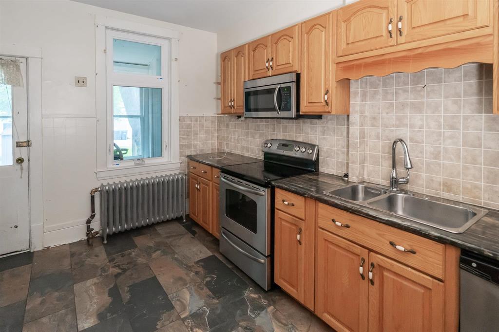 455 Des Meurons Street, Winnipeg, Manitoba  R2H 2P3 - Photo 13 - 202612884