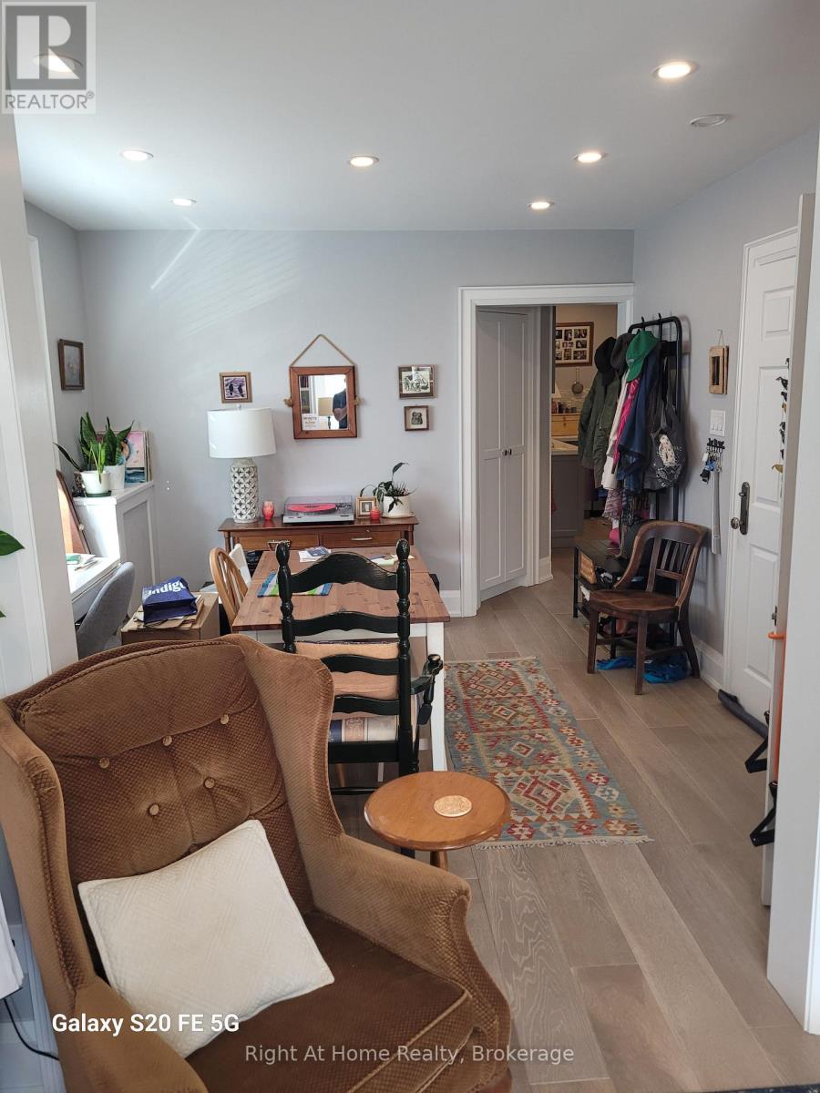 517 Runnymede Street, Toronto, Ontario  M6S 2Z8 - Photo 4 - W13574844