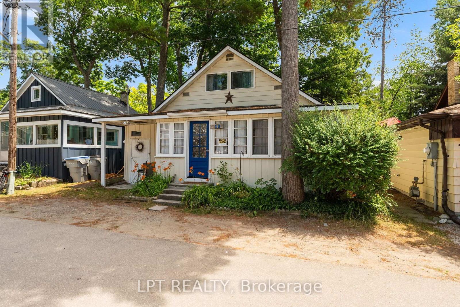 30 Woodward Avenue, Lambton Shores, Ontario  N0M 1T0 - Photo 3 - X13574828