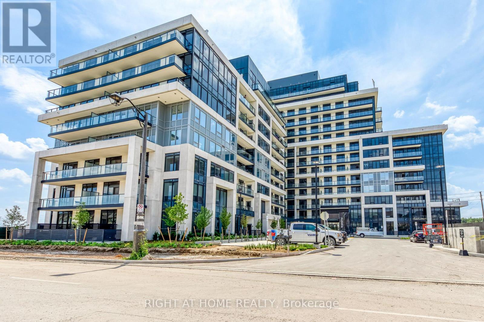 521 - 3200 WILLIAM COLTSON AVENUE, oakville (jm joshua meadows), Ontario