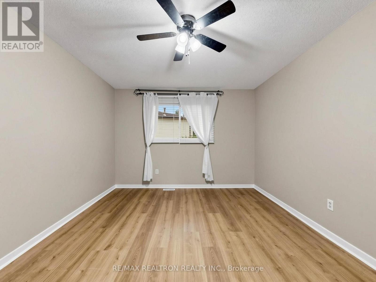 12 Robin Court, Barrie, Ontario  L4M 5M1 - Photo 22 - S13572254