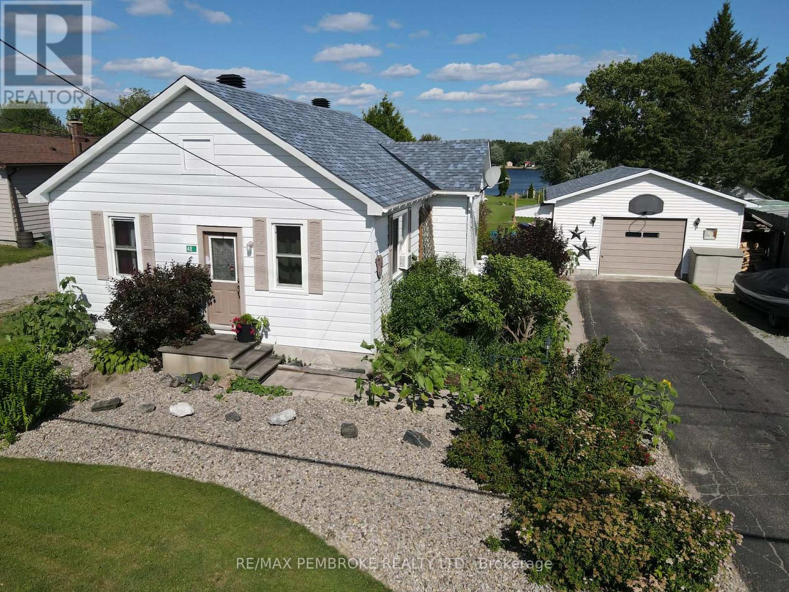 48 LACROIX BAY ROAD, Whitewater Region, Ontario