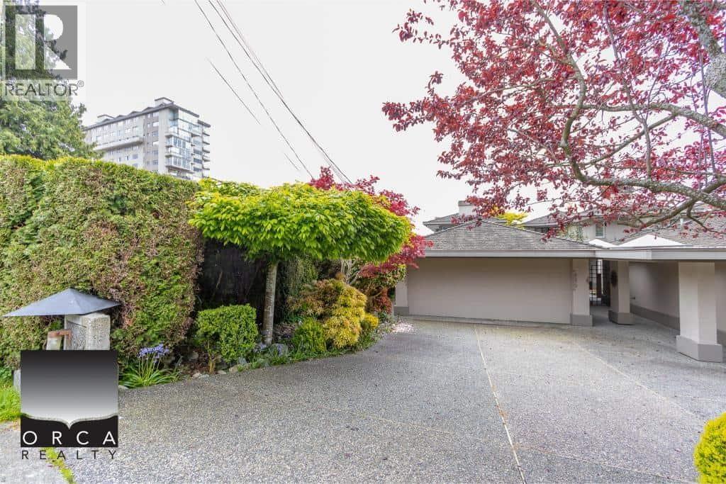 2424 AVENUE AVENUE, west vancouver, British Columbia