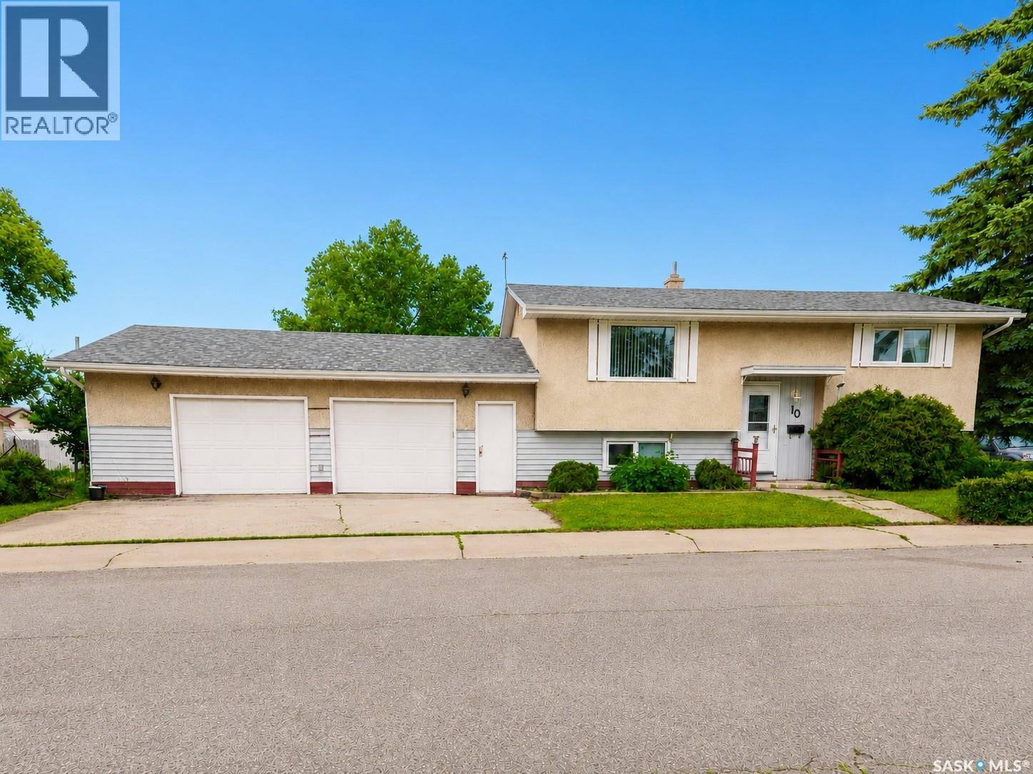 10 Roberts PLACE, Regina, Saskatchewan