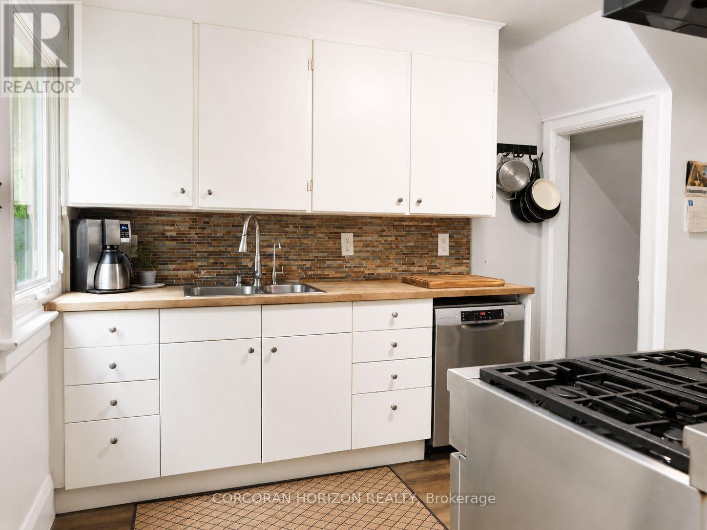 77 Montgomery Avenue, Toronto, Ontario  M4R 1E1 - Photo 15 - C13572180