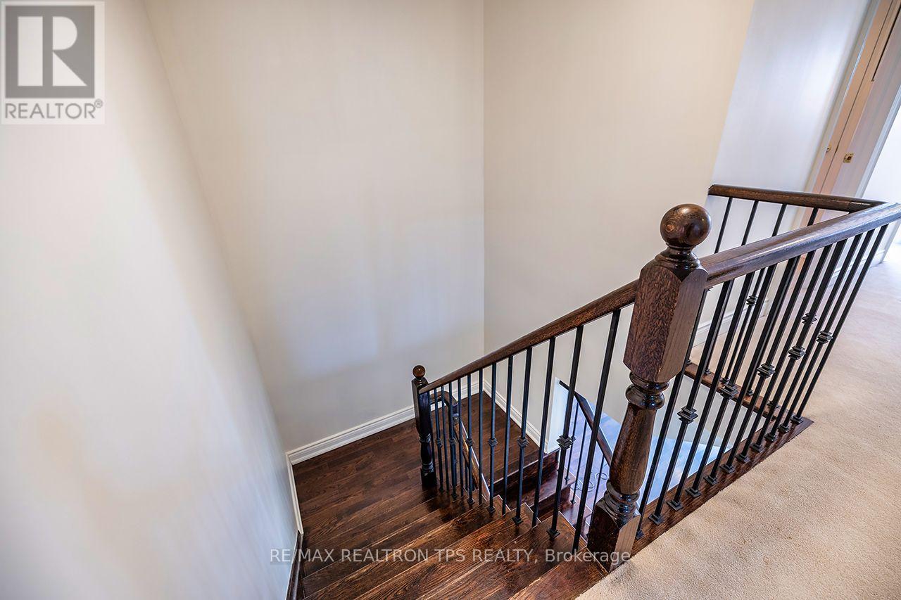 555 Kingsfield Loop, Oshawa, Ontario  L1K 0H8 - Photo 18 - E13574936