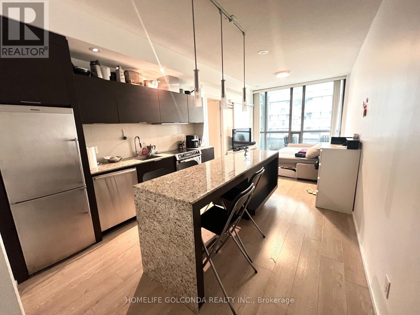 511 - 8 CHARLOTTE STREET, Toronto, Ontario